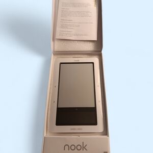 NWT Nook eBook Reader - Sleek White